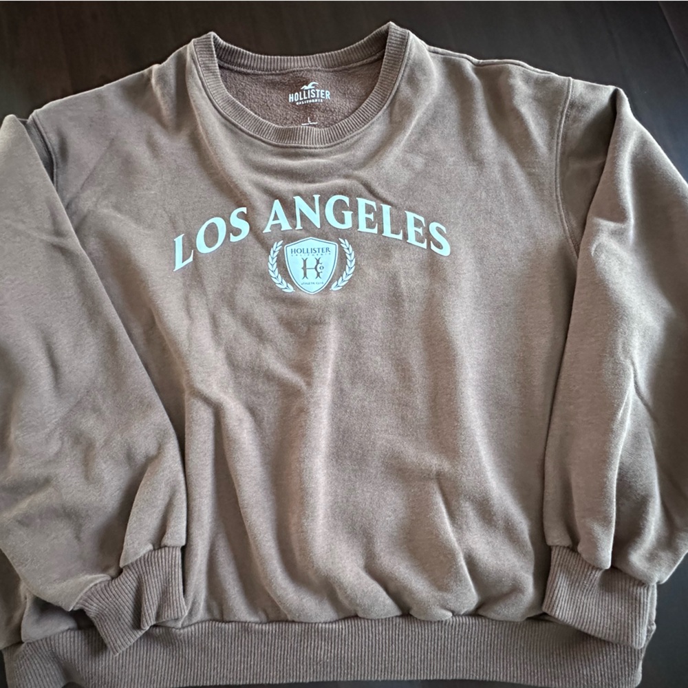 Hollister Women’s Large cropped sweatshirt